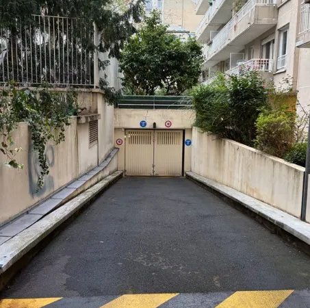 Parking - Saint-Ambroise