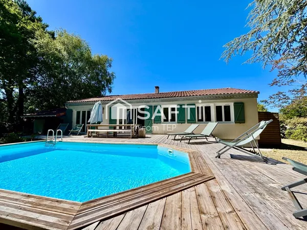 Maison de vacances en lisière de forêt