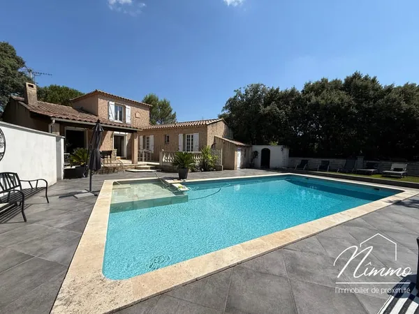 NÎMES CARREAU DE LANES - VILLA AVEC PISCINE GARAGE ET TERRA