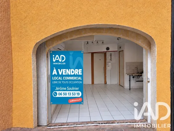 Local commercial 1 pièce 58 m²