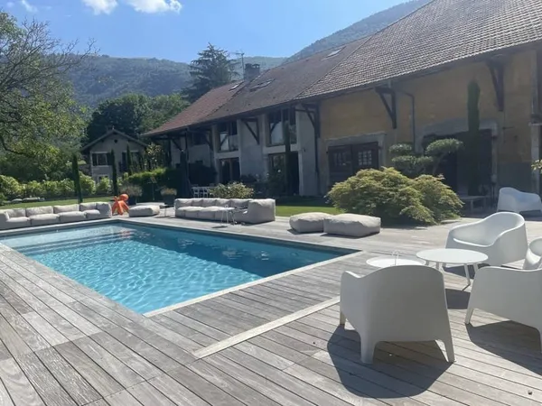 Maison 6 pièces 212 m²