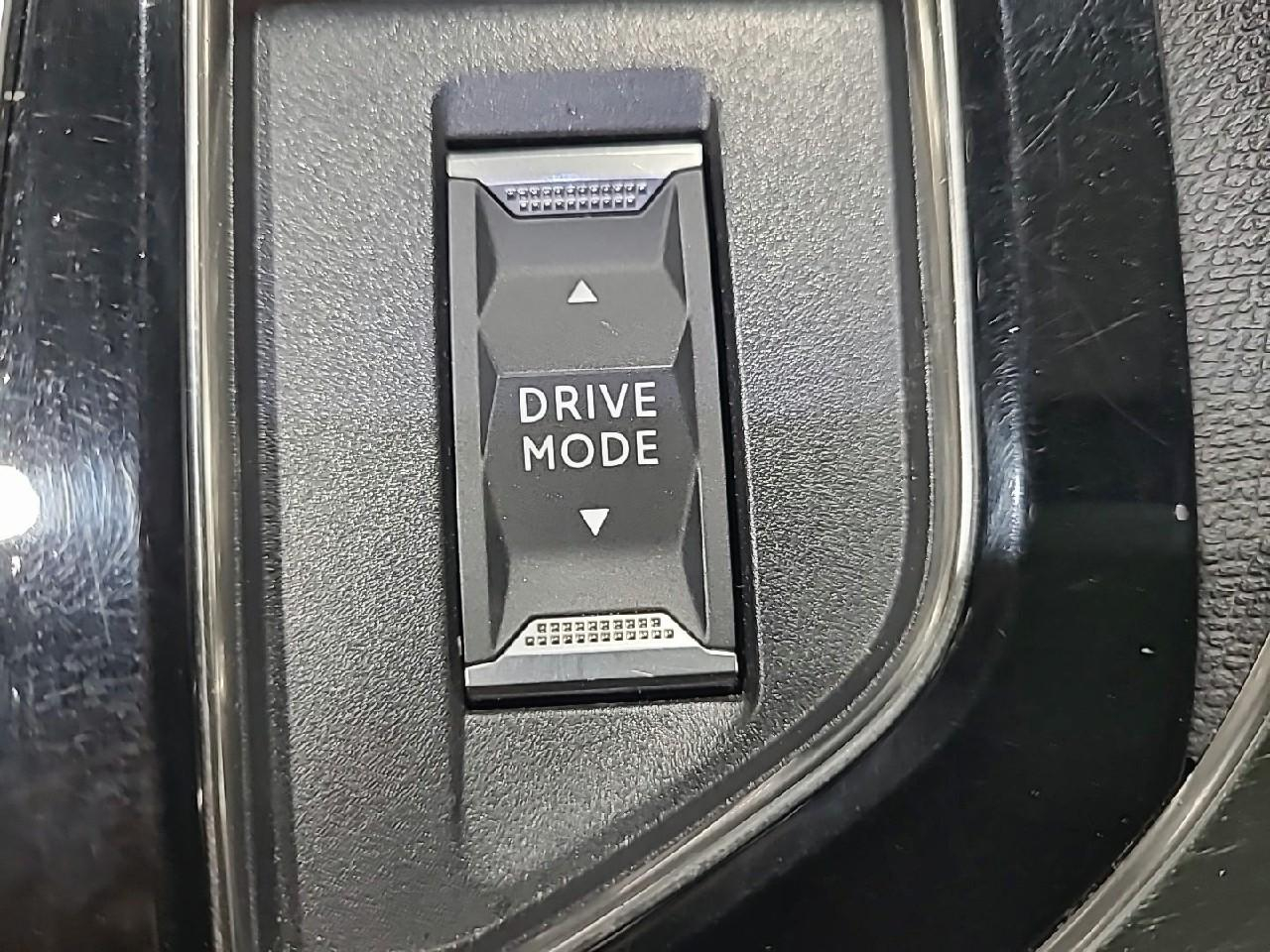 Peugeot 3008 hybrid4 300 e-eat8 gt — photo 20