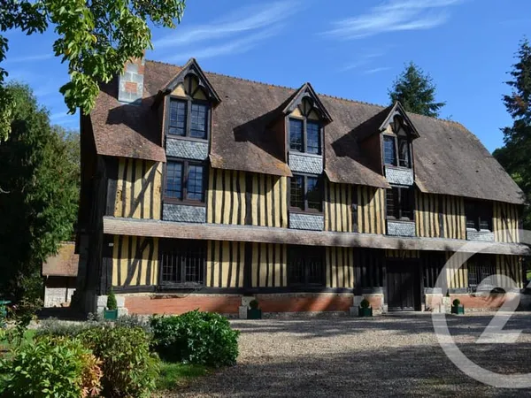 Maison 7 pièces 239 m²