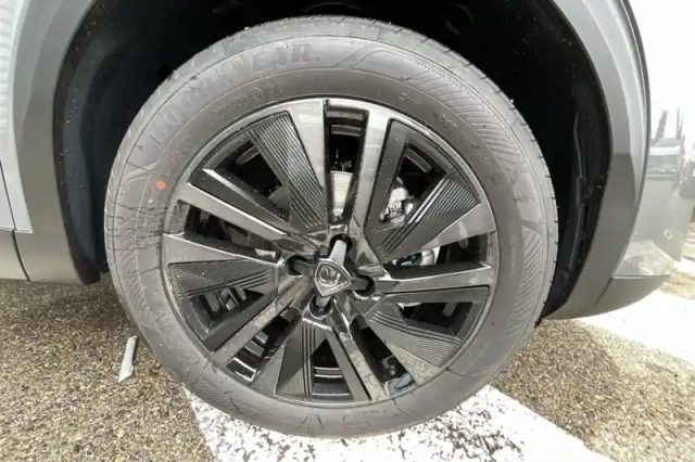 Peugeot 2008 hybrid 145 e-dcs6 — photo 53