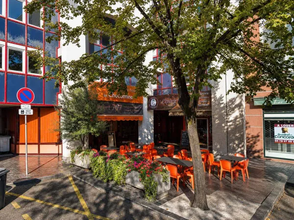 Local commercial 230 m²