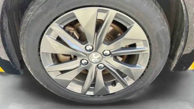 Peugeot 208 electrique 50 kwh 136ch — photo 11