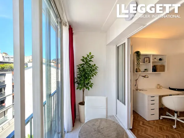 Charmant Studio avec Loggia - 19m² Paris 20e | Métro Jourdain Ligne 11 - 400m | 4€ étage + ascenseur