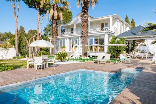 Villa 10 pièces 283 m²