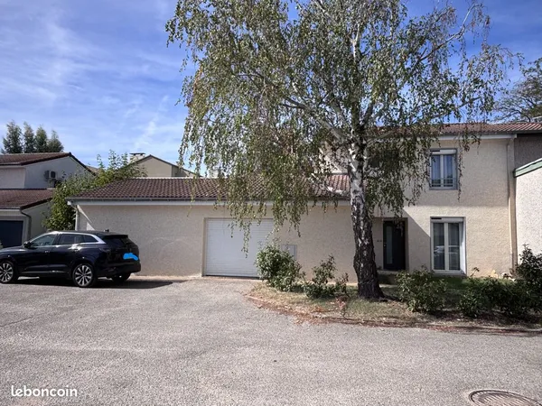 Maison de 100 m² à Charvieu-Chavagneux