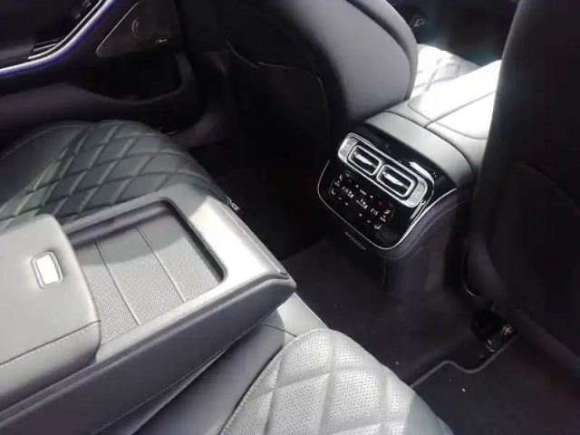 Mercedes Cla 580 e berline amg line — photo 4