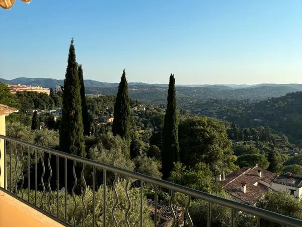 Appartement 3 pièces à louer avec vue splendide