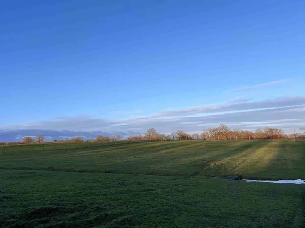 Terrain 330000 m²