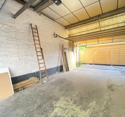 Grand garage - local de stockage - petit entrepôt - Lille Hellemmes -