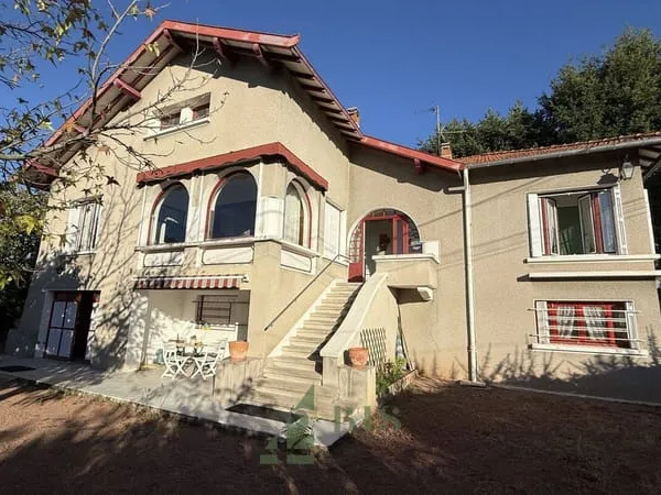 Maison 8 pièces 170 m²