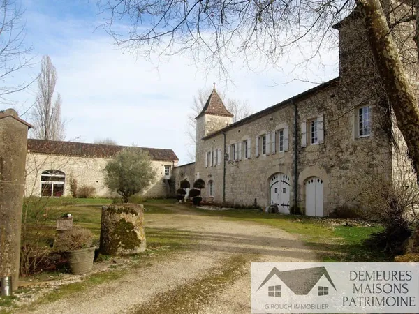 Bien d’exception Vente Lauzerte 24p 943m² 900000€