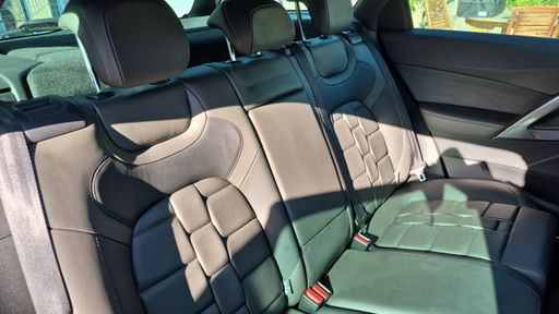 DS DS 5 1.6 THP 165 EAT6 - So Chic – 2016 – 61577 km – Essence – Boîte Automatique — photo 36