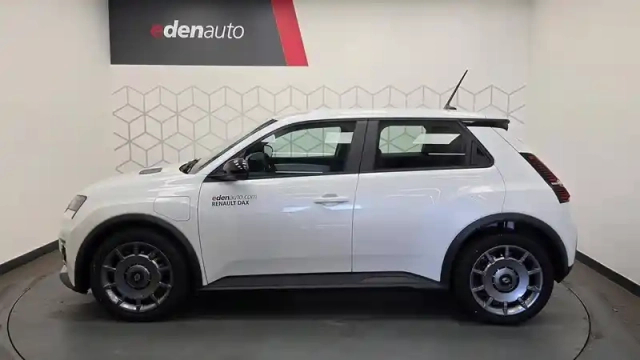Renault 5 renault  e-tech electrique 120 ch autonomie urbaine — photo 9