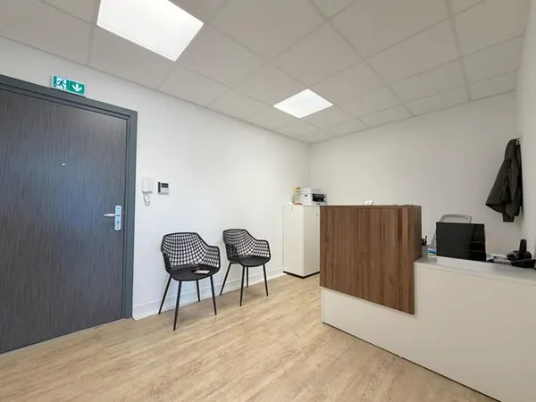67120 MOLSHEIM - LOCAL D'ACTIVITE 94 M² avec stationnement