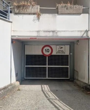 Garage sécurisé - Flandrin Valmy