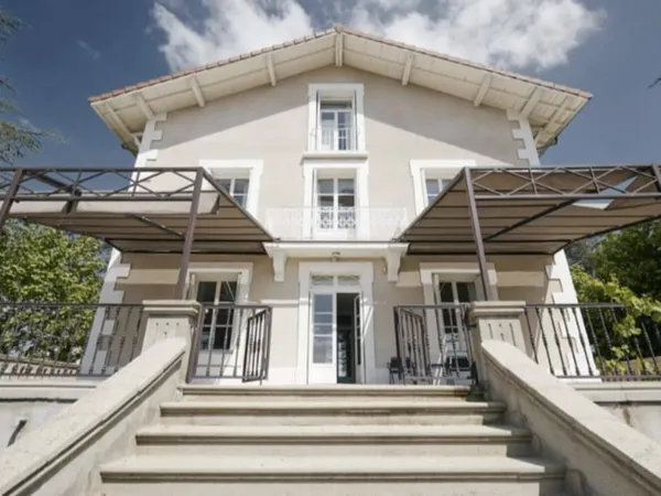 Maison 17 pièces 640 m²