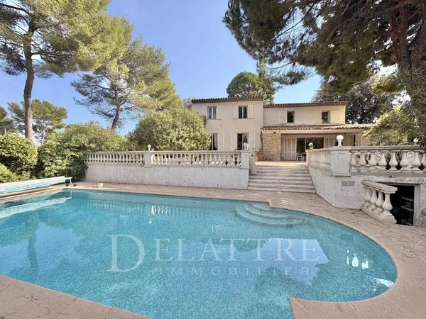 Villa 7 pièces 191 m²