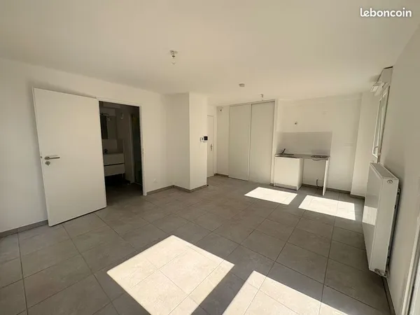 Studio 1 pièce 27 m²