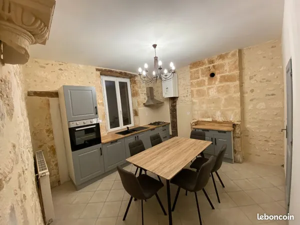 Loue maison de centre viile