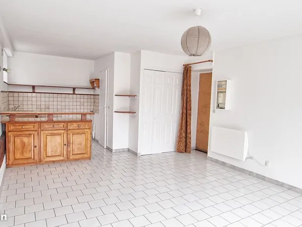 Studio 1 pièce 28 m²