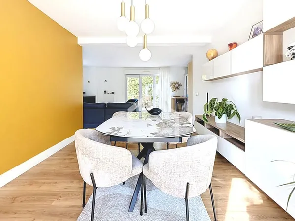 Maison familiale indépendante, au calme et prestations soign
