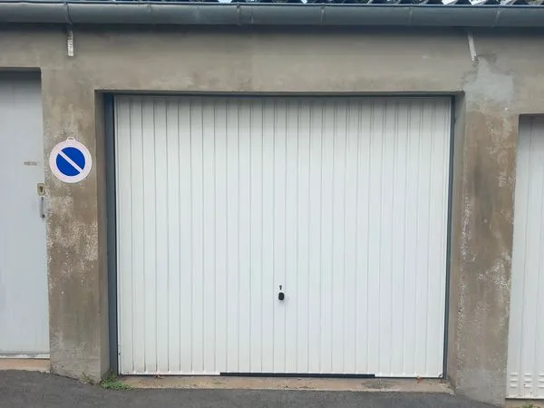 Garage à louer