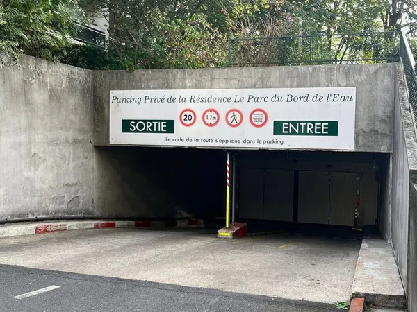 Parking 11 m²