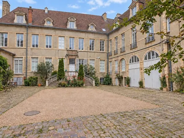 Duplex Hotel Millotet rue Piron