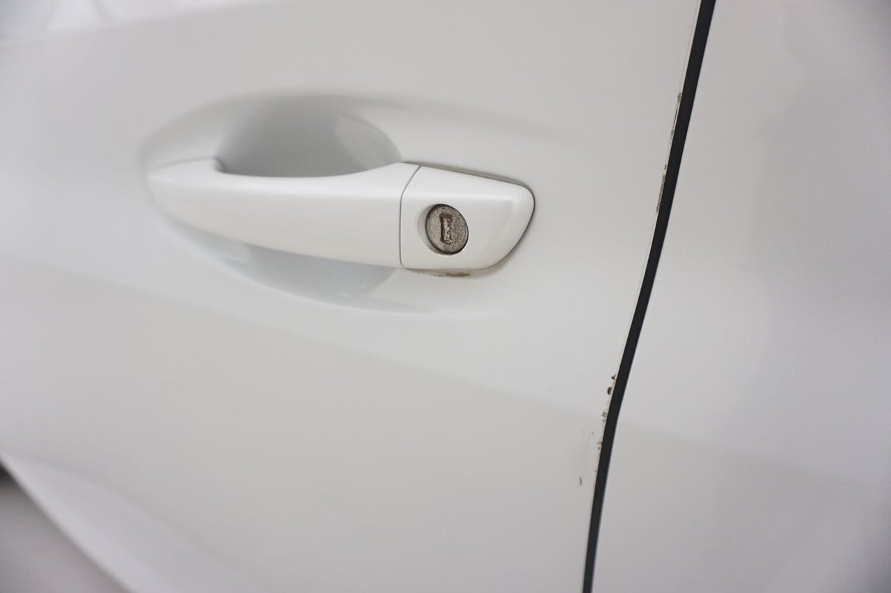 Peugeot 208 — photo 27