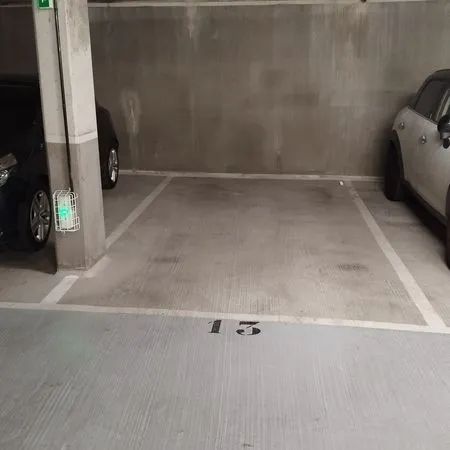 Place de parking souterrain