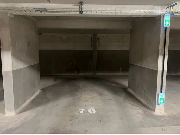 Place de parking en sous-sol