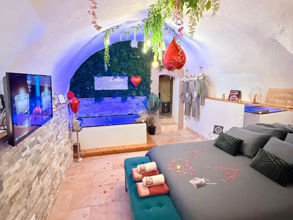 Love room et spa privatif