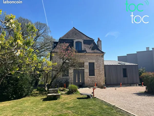 Maison 6 pièces 233 m²