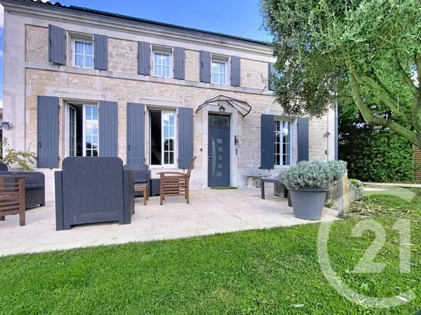 Maison 7 pièces 220 m²