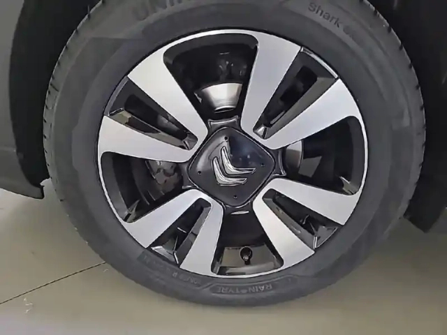 Citroën C3 puretech 110 s&amp;s eat6 — photo 13