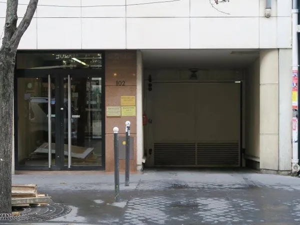 Parking 12 m²