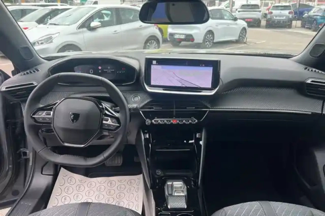 Peugeot 2008 hybrid 145 e-dcs6 — photo 13
