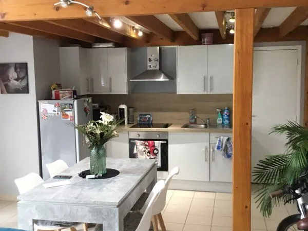 Studio 48m2 avec mezzanine et courette À louer