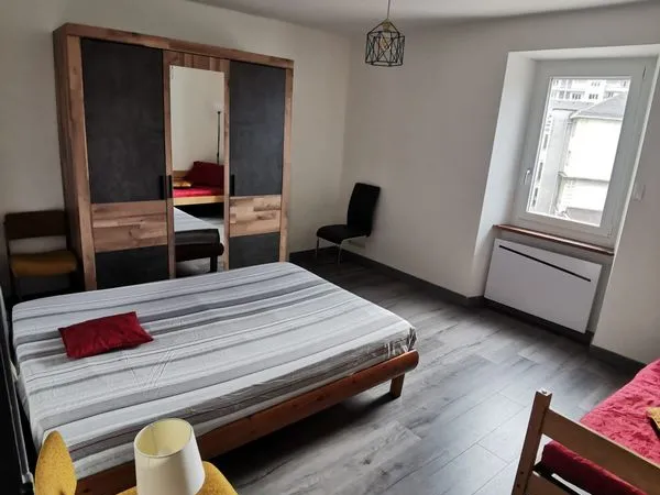 Loue centre chambery t2/3 meuble quartier ancien