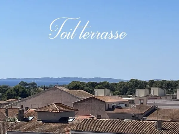 La Londe les Maures, toit terrasse de 144 m² au centre-ville.