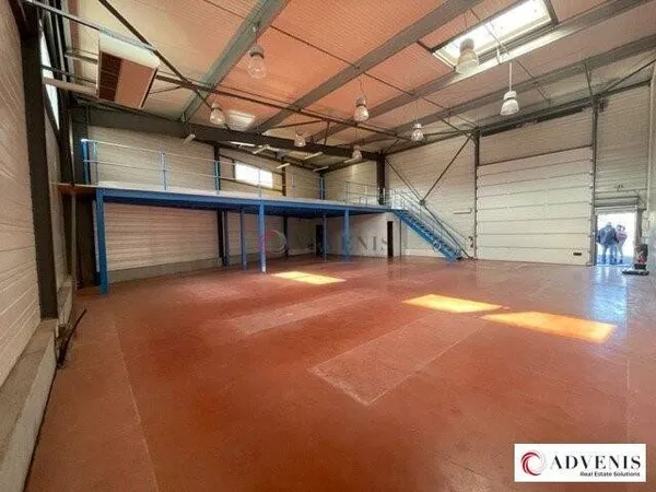 Local d'activité 300 m²