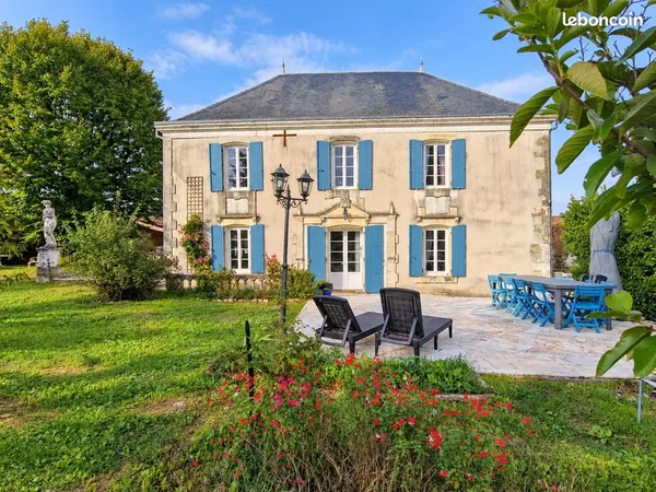 Maison 8 pièces 245 m²