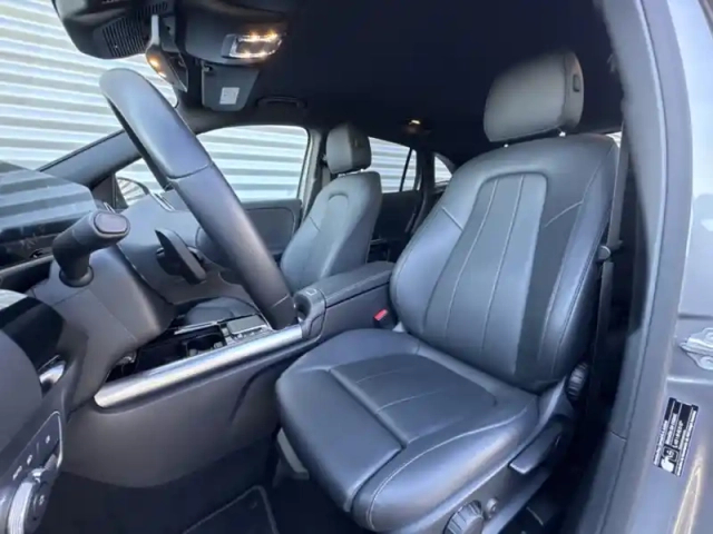 Mercedes Gla 200 progressive line — photo 17