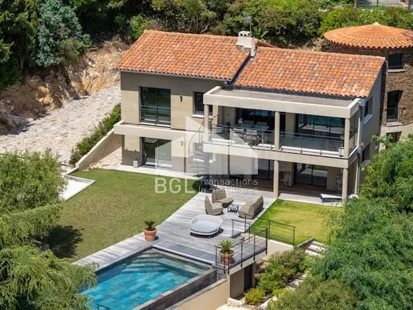 Maison 6 pièces 198 m²