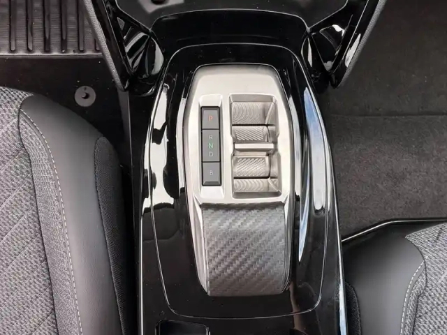 Peugeot 208 electrique 156ch 54 kwh — photo 19