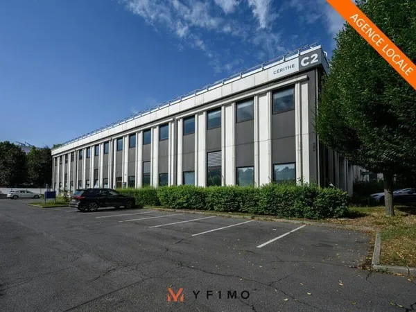 Bureau 544 m²